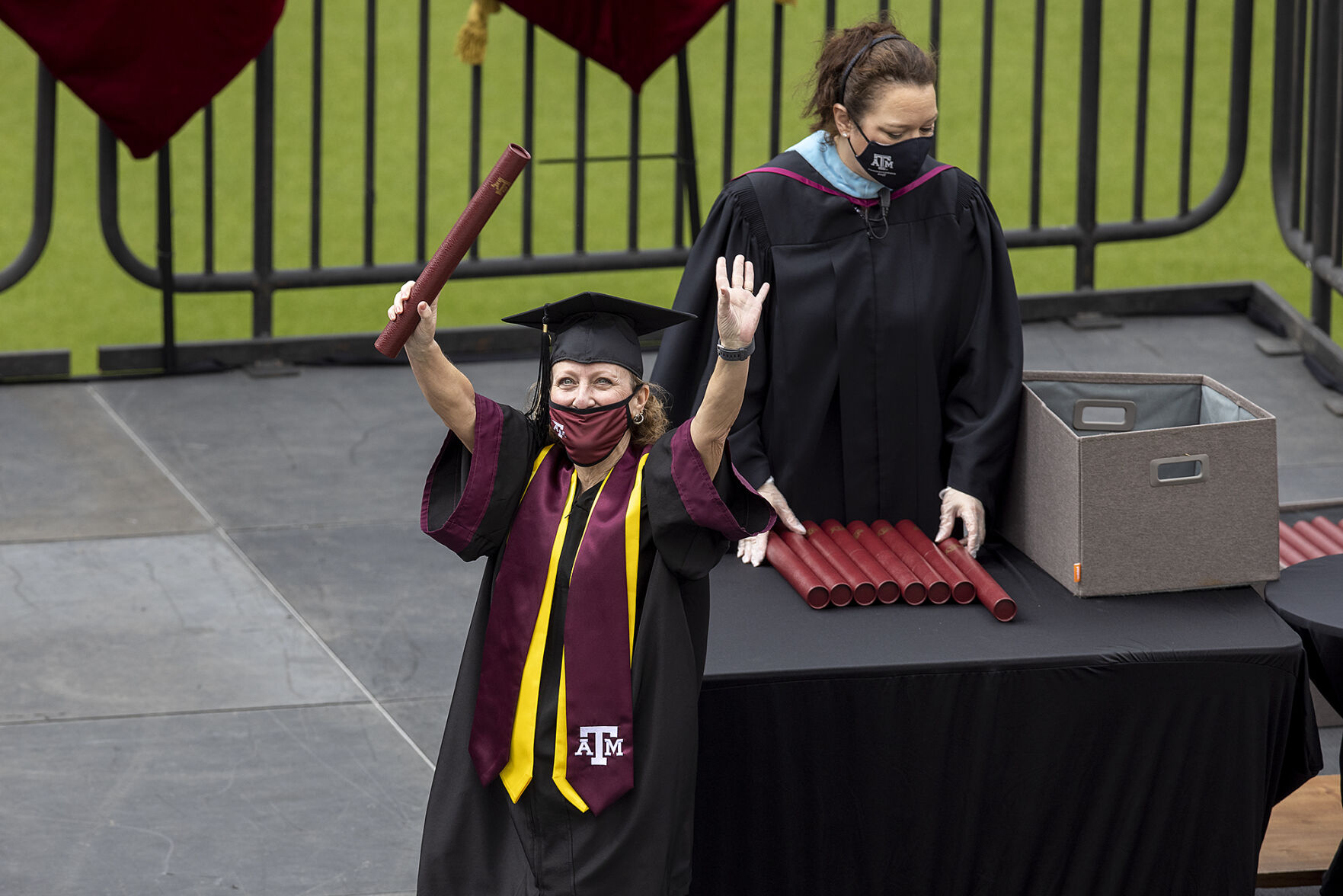 Makeup graduation